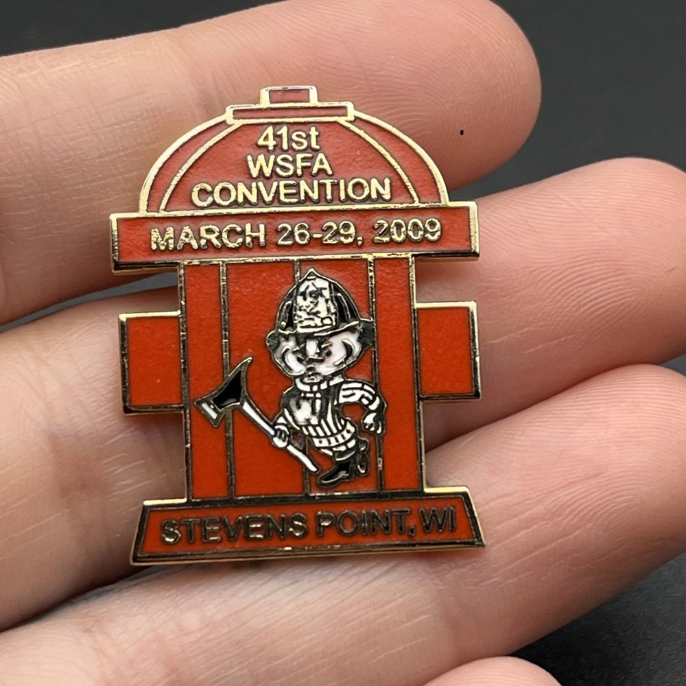 2009 41st WSFA Convention Stevens Point Wisconsin Fire Hydrant Lapel Hat Pin